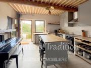 Luberon, belle maison de village avec vue et terrasse