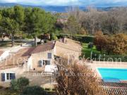 Luberon, belle propriété avec terrain et piscine sur le...