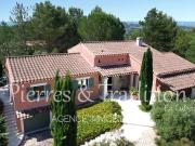 Luberon, dans un hameau proche de Saint Saturnin Les...