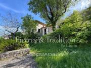 Luberon, Lacoste maison en cours de construction