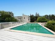 Luberon, propriété avec piscine et vue dégagée en campagne