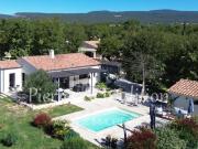 Luberon, Saint Saturnin Les Apt, maison de plain pied...