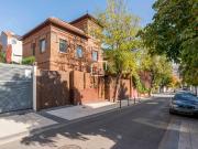 Lucas Fox presenta esta exclusiva casa unifamiliar de...