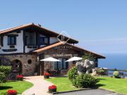 Lucas Fox presenta esta gran finca con vistas al mar y...