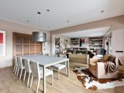 Lucas Fox presenta esta magnífica vivienda, ubicada en...