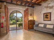 Lucas Fox presenta esta masía del siglo Xviii, situada...