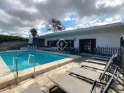 Lucas Fox presenta esta villa de 264 m² sobre una amplia...