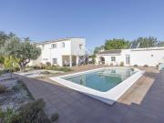 Lucas Fox presenta esta villa en venta al principio de...