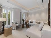 Lucas Fox presenta este elegante piso en la segunda...