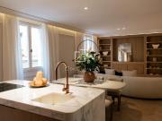 Lucas Fox presenta este impresionante piso de tres...