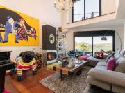 Lucas Fox se complace presentar esta espectacular casa...