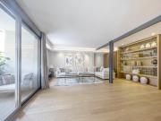 Lucas Fox Valencia se complace en presentar este piso...