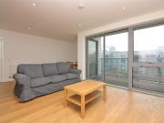 Lucienne Court, London E14, 2 bed flat to rent, £2,600...