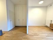 Luftiges Raumgefühl dank 3 Meter hohen Decken Hofseitig...