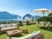 Lugano Villa con giardino privato, portico e vista lago...