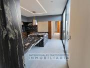 Lujo en 1 planta con Jardín Central y dobles alturas en...