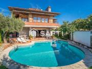 Lujo, espacio y privacidad en el corazón del pueblo