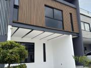 LUJOSA CASA A ESTRENAR EN CAPITAL NORTE