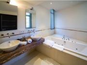 Lujosa casa adosada en Sierra Blanca, Marbella