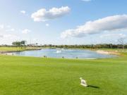 LUJOSA CASA EN EXCLUSIVO RESIDENCIAL CON CAMPO DE GOLF...