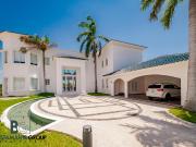 Lujosa casa en lagos del sol