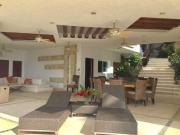 LUJOSA CASA EN LAS BRISAS SECCIÓN LA CONCHA $22 M