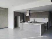 LUJOSA CASA EN RENTA EN ZONA DORADA CON 4 RECAMARAS!