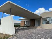 LUJOSA CASA EN VENTA CAMPO DE GOLF TRES MARÍAS