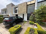 Lujosa Casa en Venta en Coto Privado Del Pilar...