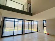 Lujosa Casa en Venta en Lomas Del Campanario Norte,...