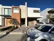 Lujosa Casa en Venta en Lomas del Molino, Guanajuato