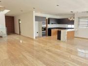 LUJOSA CASA EN VENTA EN VIA CUMBRES