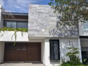 Lujosa Casa Nueva La Campiña Gran Jardin