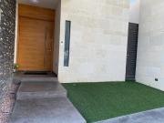 LUJOSA RESIDENCIA EN VENTA EN LA JOYA MAGNOLIA, MONTERREY