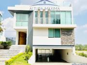 Lujosa Residencia en Venta Puerta Las Lomas Andares Zapopan