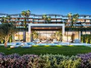 Lujosa Residencia frente al mar en Manilva: su Oasis en...