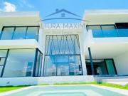 Lujosa Residencia Nueva en Venta Alberca Ayamonte Zapopan