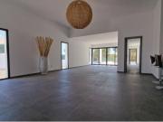 LUJOSA VILLA DE OBRA NUEVA ACABADA Y DISPONIBLE