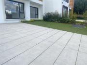 Lujosa villa en venta por estrenar Challuabamba Cuenca