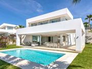 Lujosa villa nueva a estrenar en Río Real, Marbella Este