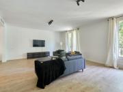 Lujosa vivienda de 3 habitaciones amplia y reformada...