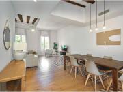 Lujosa vivienda de 3 habitaciones amplia y reformada...