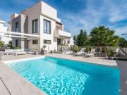 Lujosa y moderna casa familiar con vistas al mar en...