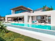 LUJOSAS VILLAS DE OBRA NUEVA CON VISTAS AL MAR EN ESTEPONA