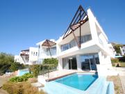 Lujoso piso nuevo a estrenar con vistas al mar y montaña...