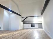 T4 rénové – Dernier étage avec ascenseur, allée de la Robe