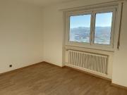 Lumineux appartement de 3 pieces situe au 5eme etage...
