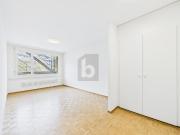 LUMINEUX AVEC BALCON ET PROCHE DE O.I