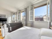 LUMINEUX STUDIO PASSAGE ROYALE PARIS VIII