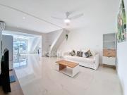 LUMINEUX T3 EN DUPLEX À VENDRE VUE LAGON SUR LA BAIE...